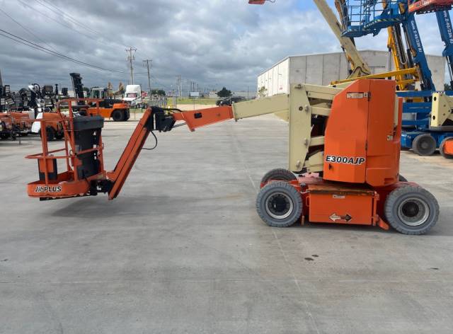 2017 JLG Boom Lift E300AJP featured image