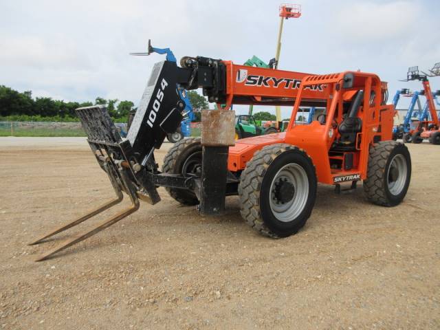 2022 Skytrak Telehandler 10054 featured image