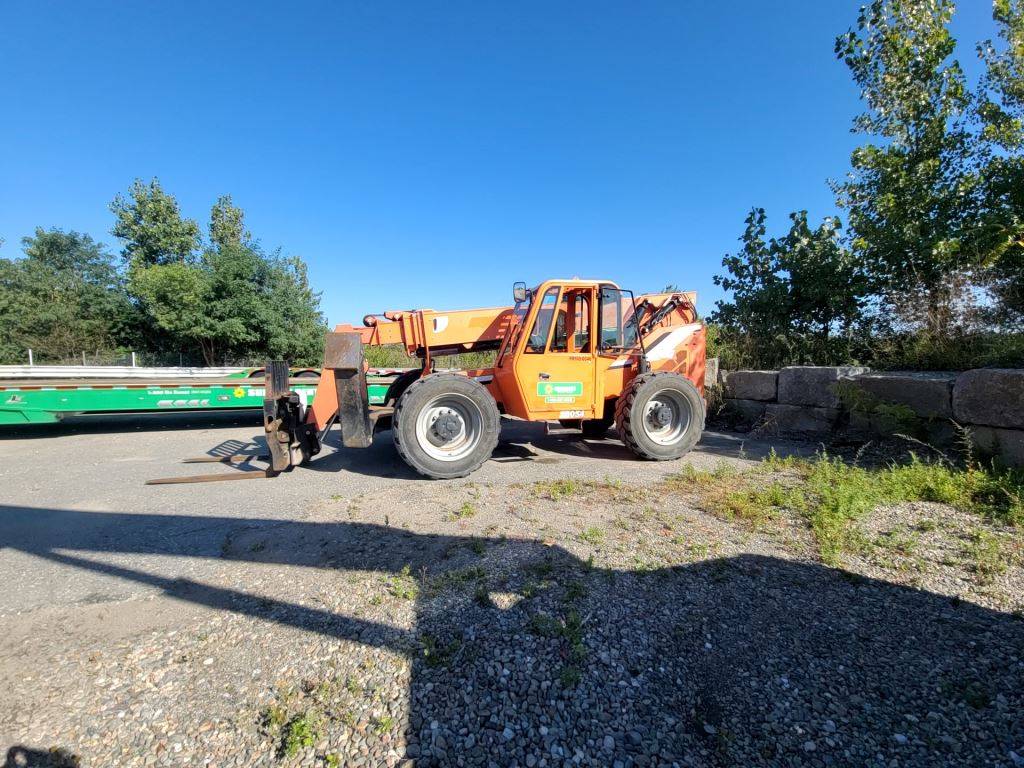 2015 Skytrak Telehandler 10054 featured image