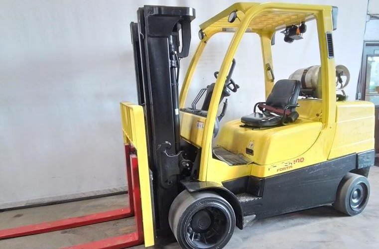 2018 Hyster Forklift S100FT featured image