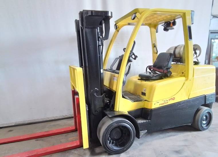 2018 Hyster Forklift S100FT featured image