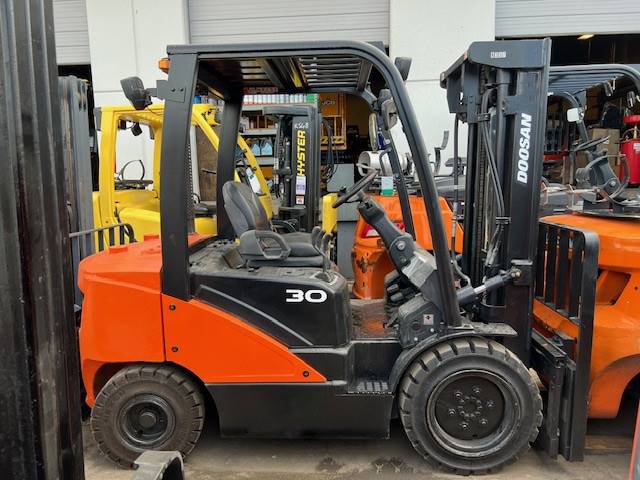 2017 Doosan Forklift D30S-7 featured image