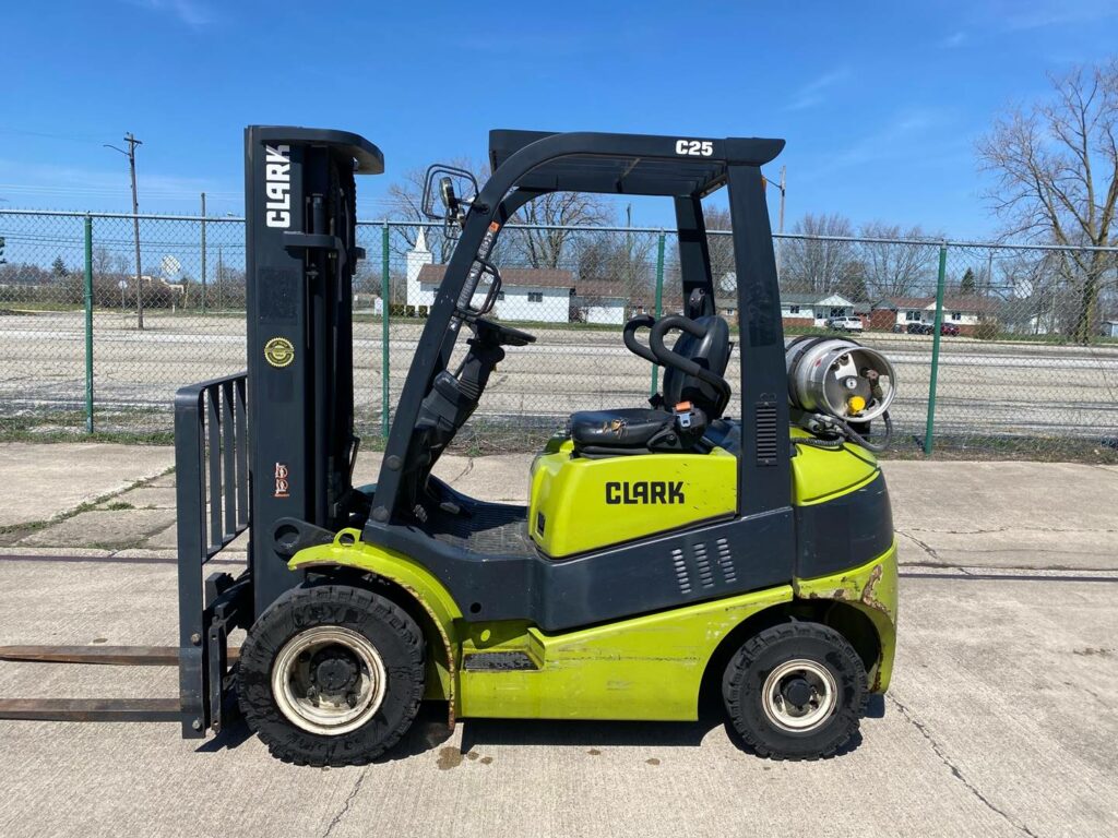 2014 Clark Forklift C25L featured image