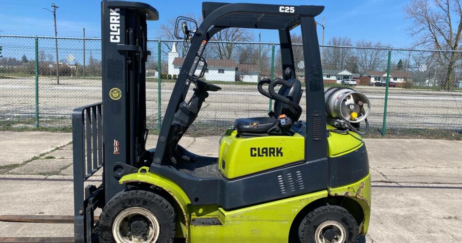 2014 Clark Forklift C25L featured image