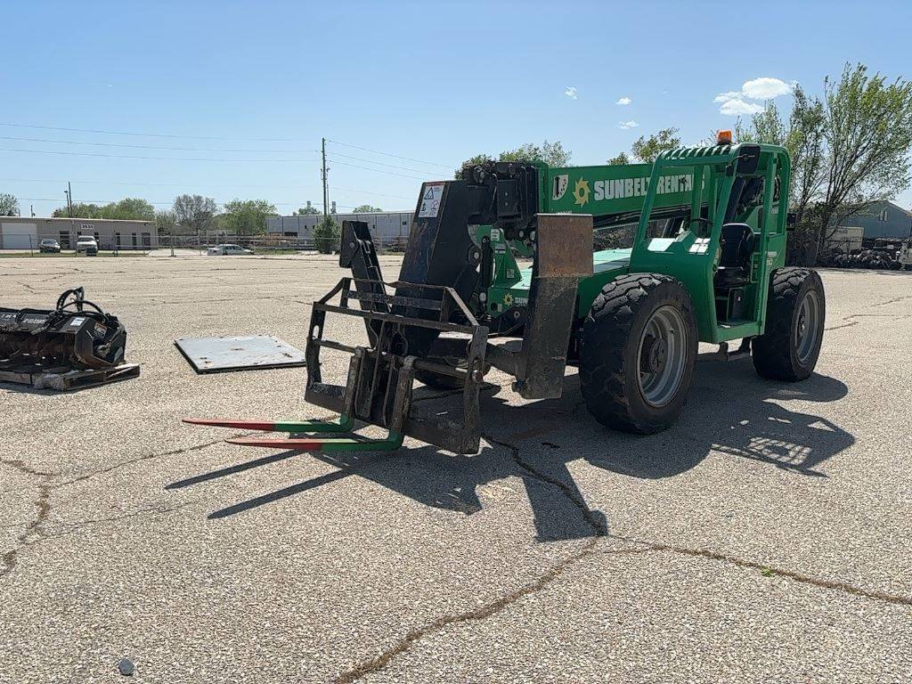 2016 Skytrak Telehandler 10054 featured image