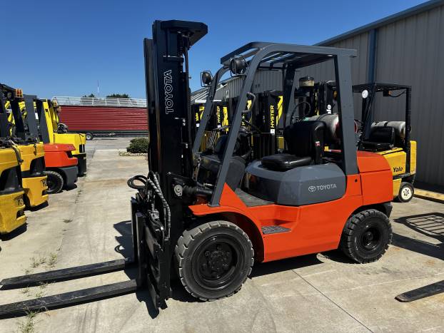 2005 Toyota Forklift 7FGU30 featured image