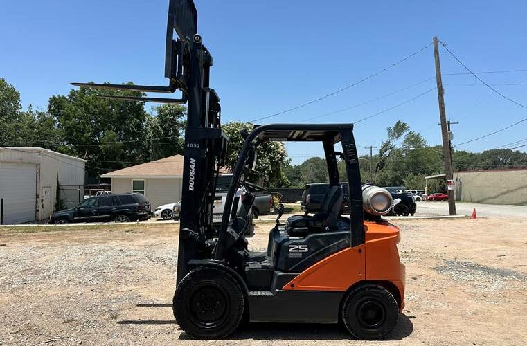 2020 Doosan Forklift GP25N-7 featured image