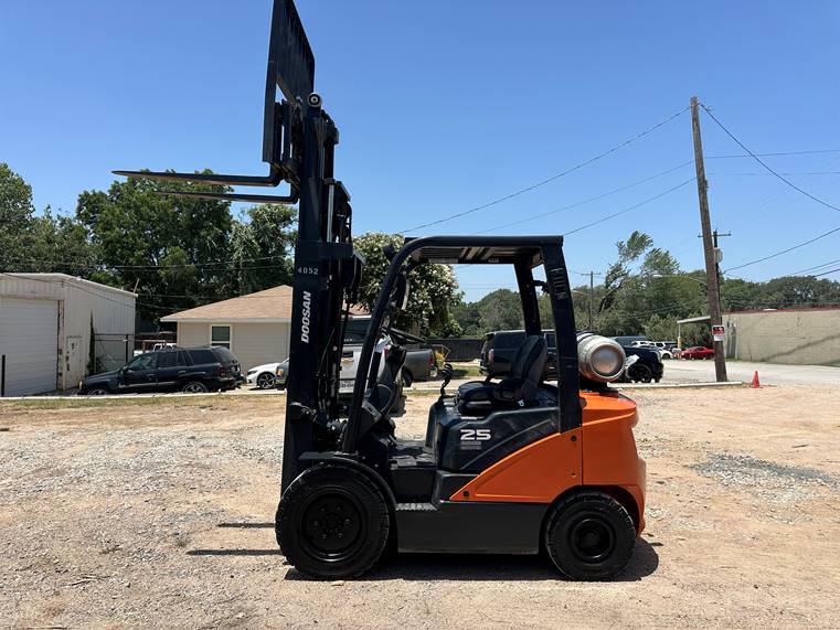 2020 Doosan Forklift GP25N-7 featured image