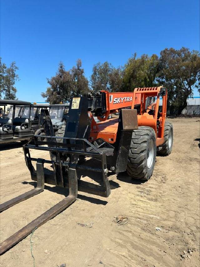 2019 Skytrak Telehandler 10054 featured image