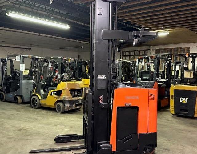 2016 Toyota Forklift 9BRU18 featured image