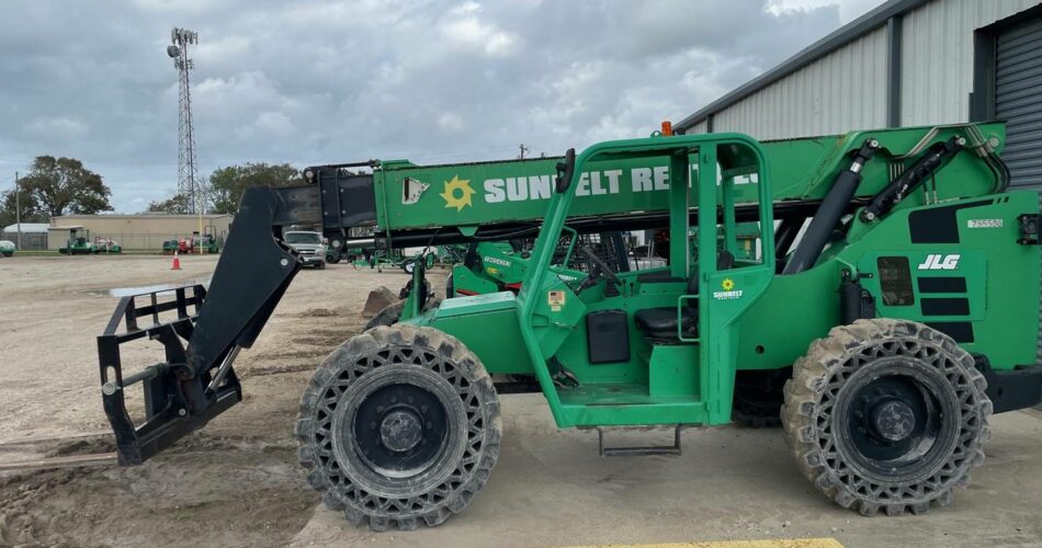 2015 Skytrak Telehandler 8042 featured image