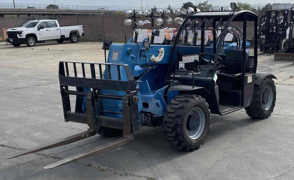 2017 Genie Telehandler GTH-5519 featured image