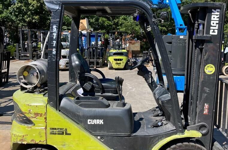 2018 Clark Forklift S25L featured image