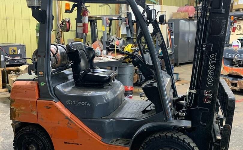 2017 Toyota Forklift 8FGU25 featured image