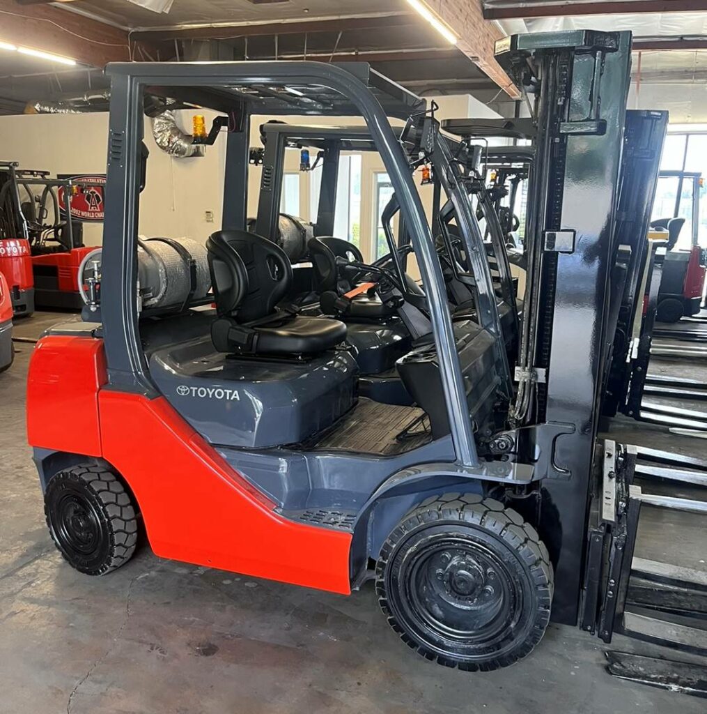 2017 Toyota Forklift 8FGU25 featured image