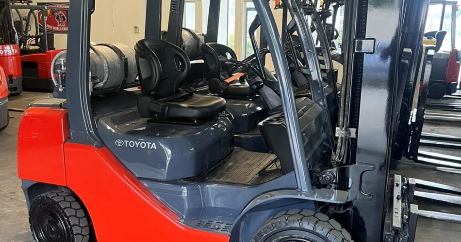 2017 Toyota Forklift 8FGU25 featured image