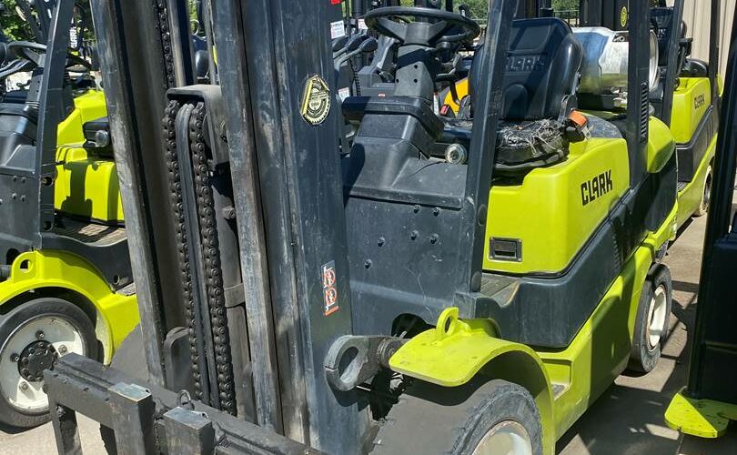 2016 Clark Forklift C30L featured image