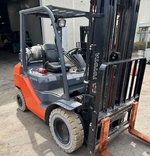 2017 Toyota Forklift 8FGU25 featured image