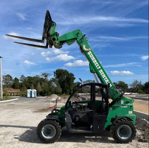 2016 Genie Telehandler GTH-5519 featured image