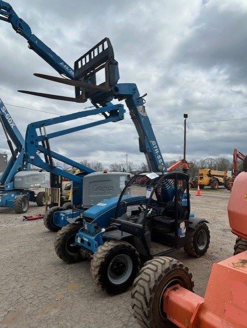 2015 Genie Telehandler GTH-5519 featured image