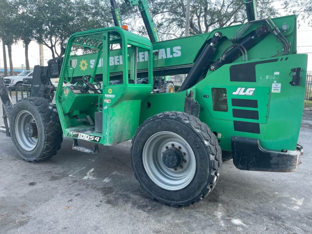 2016 Skytrak Telehandler 10054 featured image