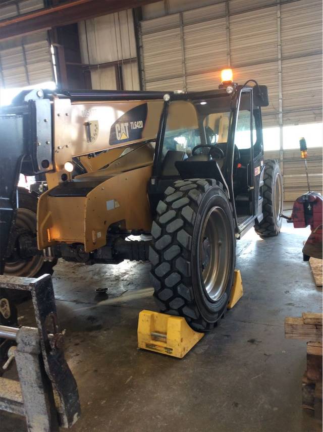 2016 Cat Telehandler TL642D featured image