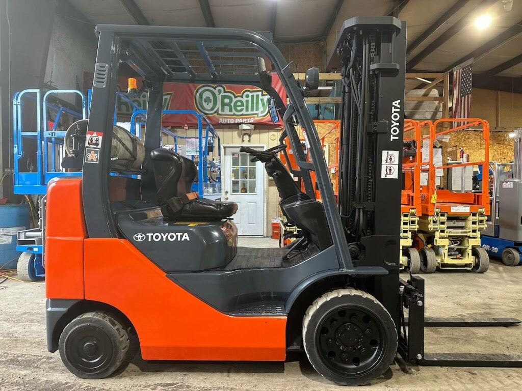 2011 Toyota Forklift 8FGCU25 featured image