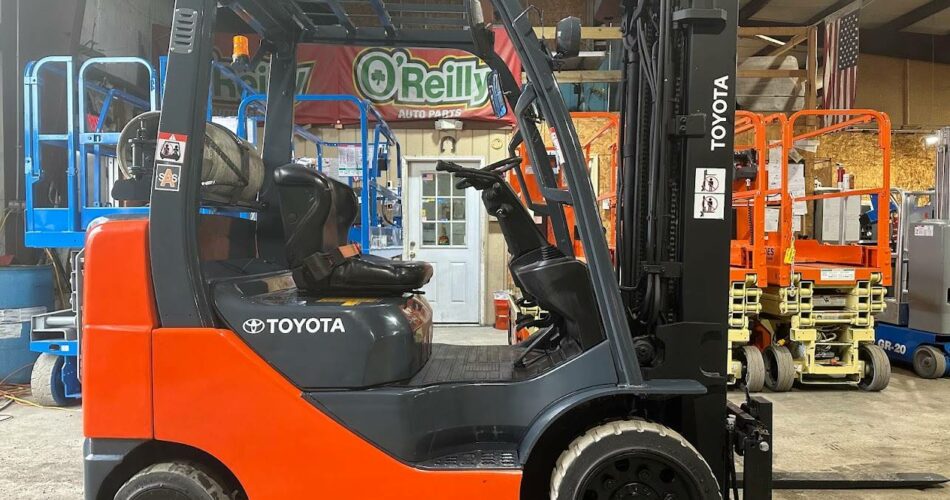 2011 Toyota Forklift 8FGCU25 featured image