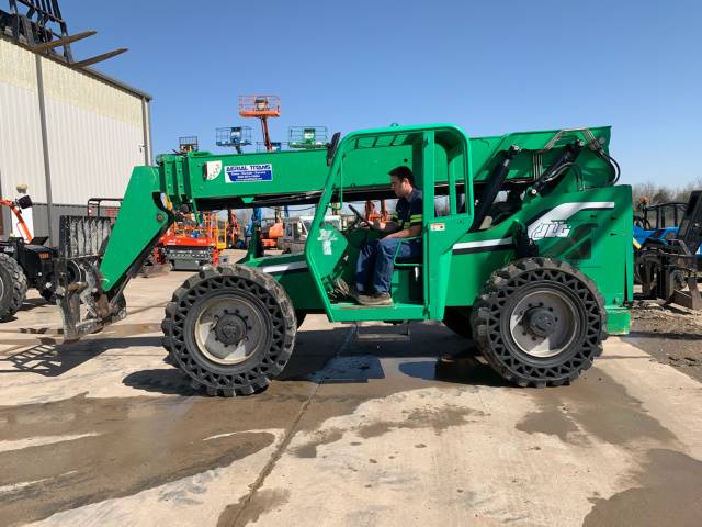 2014 Skytrak Telehandler 6042 featured image