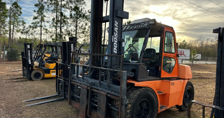 2015 Doosan Forklift D90S-5 featured image