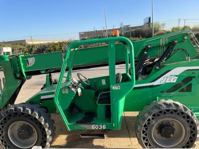 2014 Skytrak Telehandler 6042 featured image