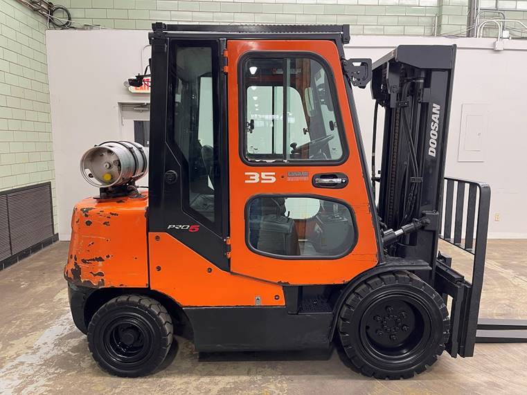 2017 Doosan Forklift G35C-5 featured image