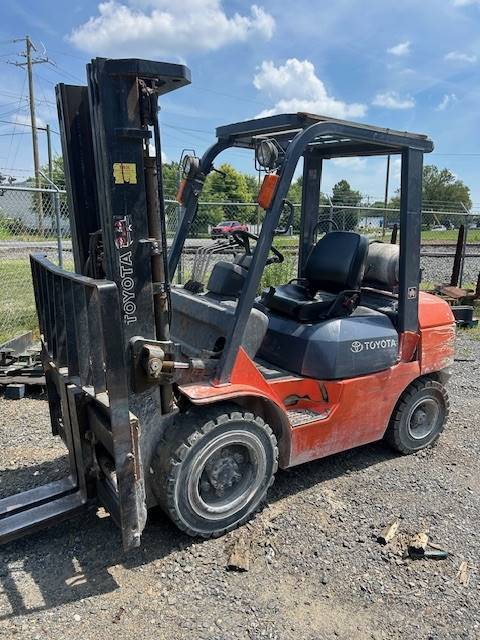 2004 Toyota Forklift 7FGU30 featured image