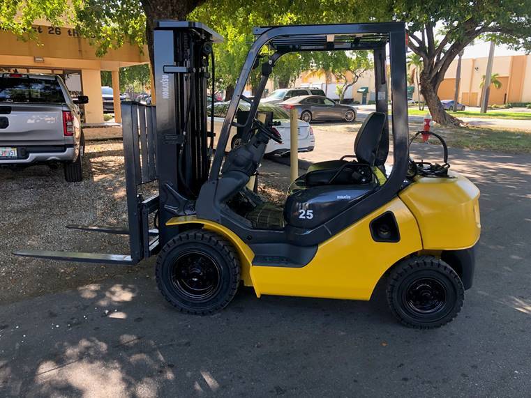 2015 Komatsu Forklift FG25T-16 featured image