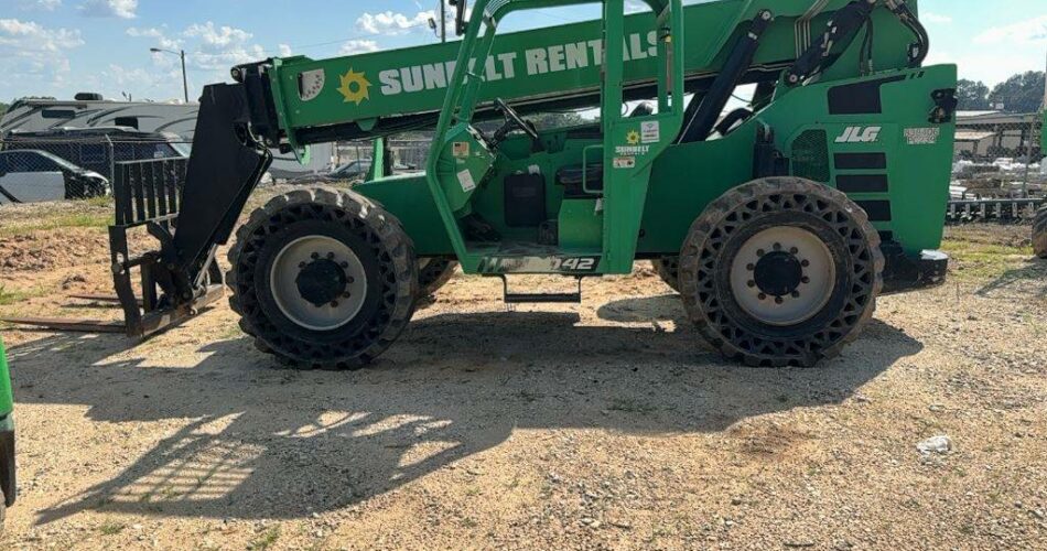 2016 Skytrak Telehandler 6042 featured image