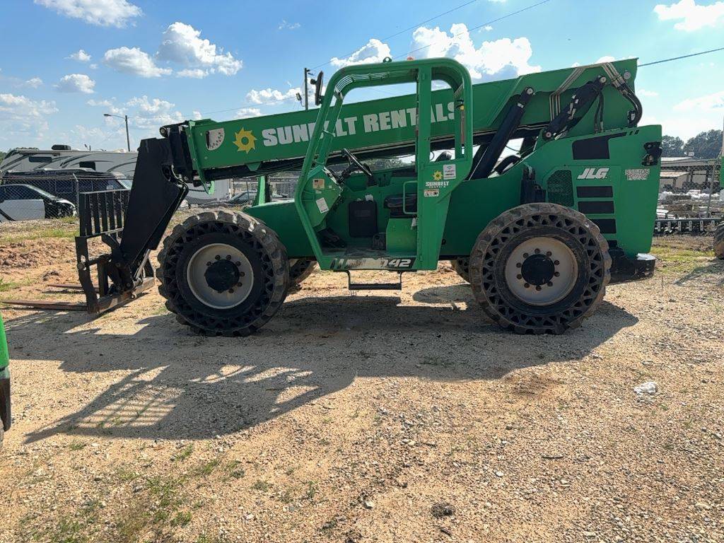 2016 Skytrak Telehandler 6042 featured image