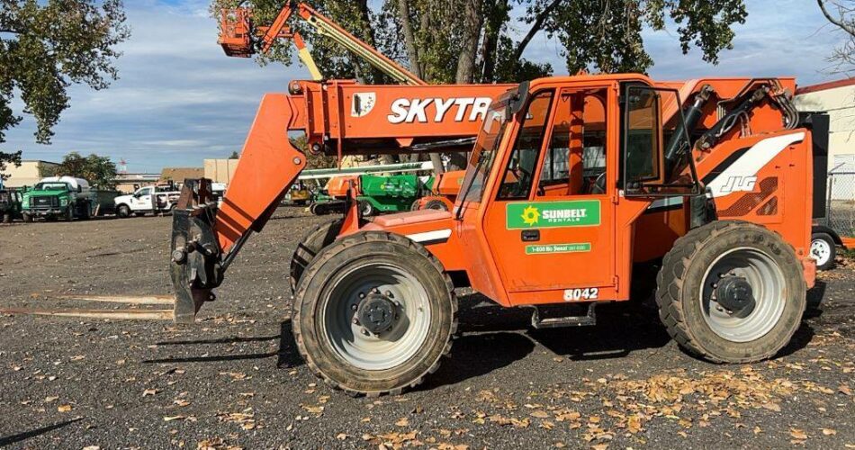 2014 Skytrak Telehandler 8042 featured image