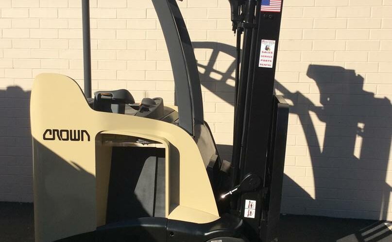 2016 Crown Forklift RC5530-35 featured image