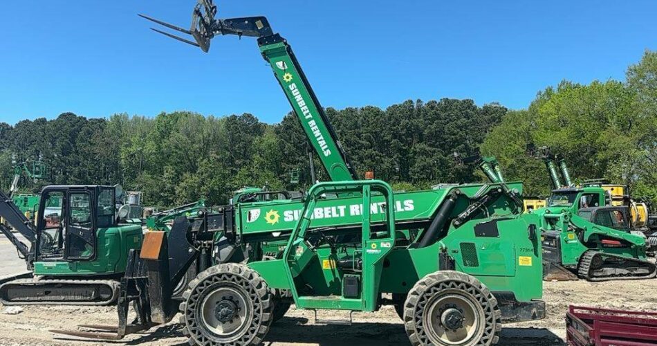 2015 Skytrak Telehandler 10054 featured image