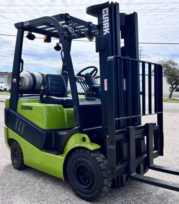 2015 Clark Forklift C20L featured image