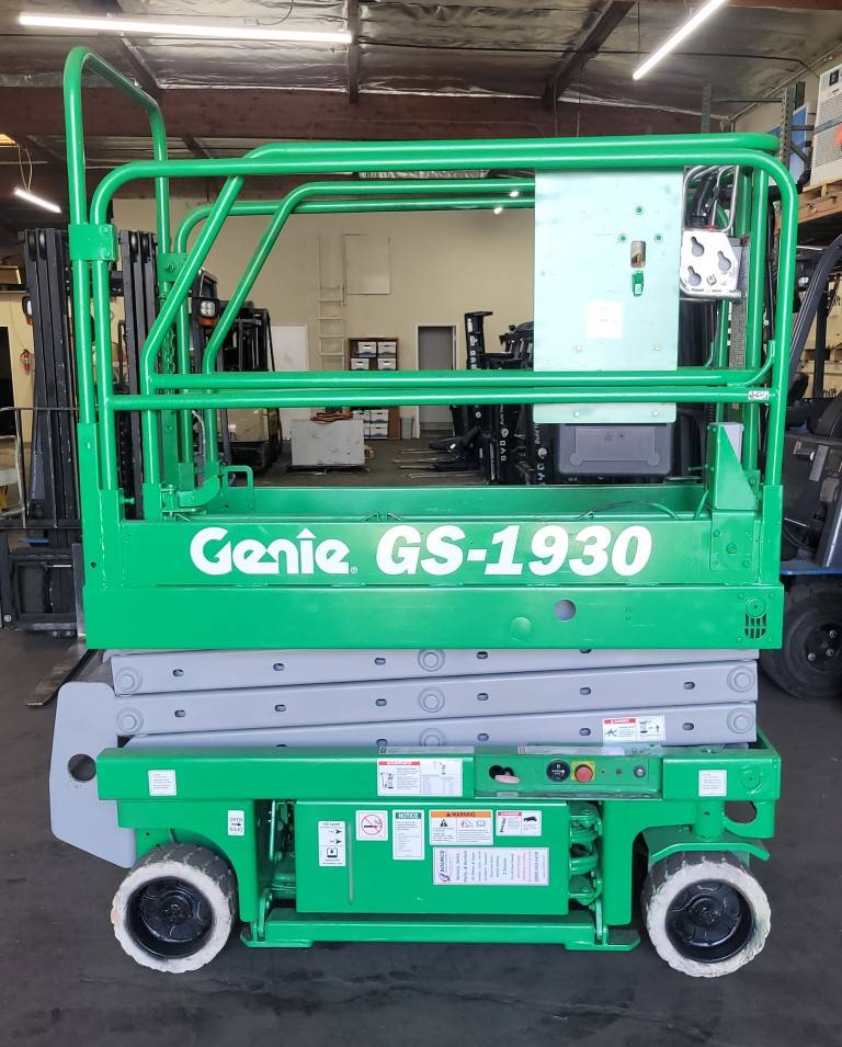 1999 Genie Scissor Lift GS-1930 featured image