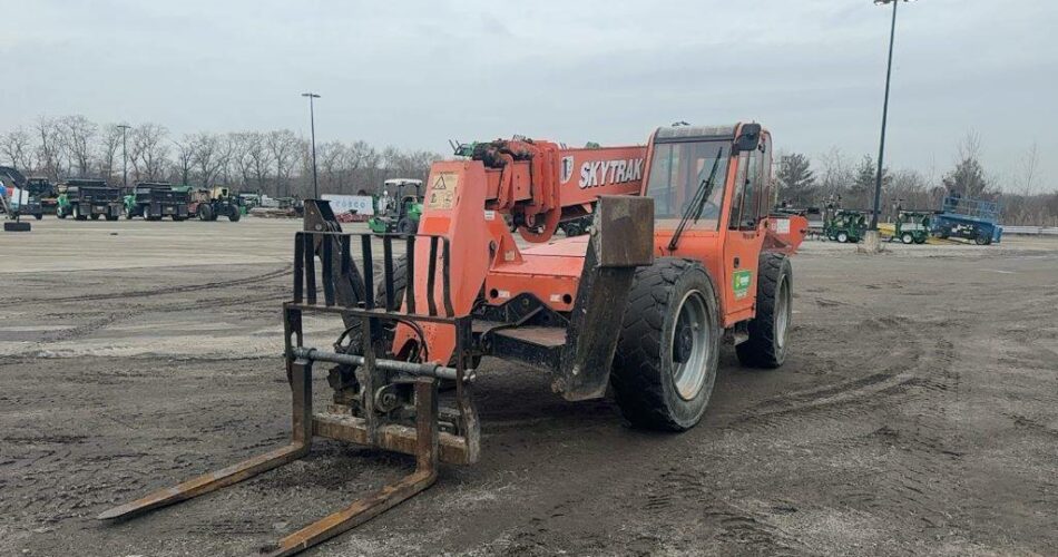 2015 Skytrak Telehandler 10054 featured image