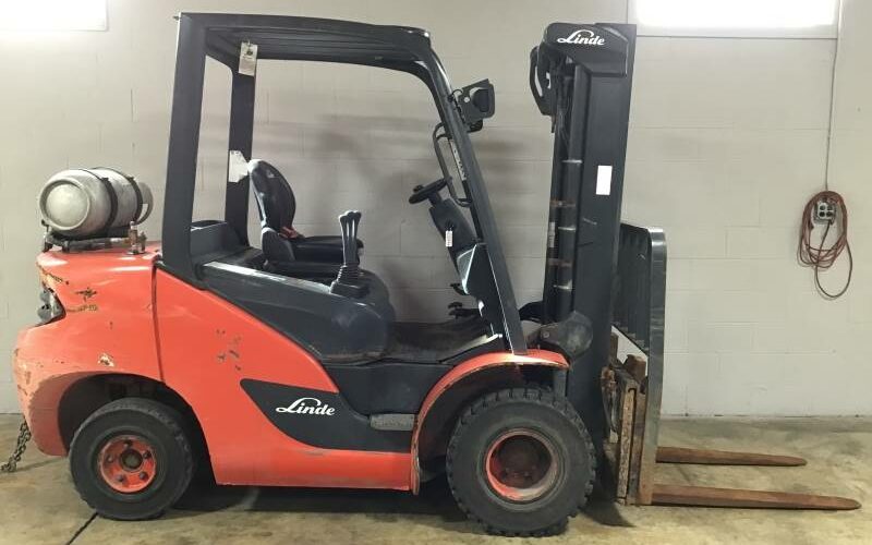 2017 Linde Forklift HT30T featured image