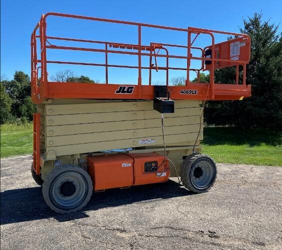 2013 JLG Scissor Lift 4069LE featured image