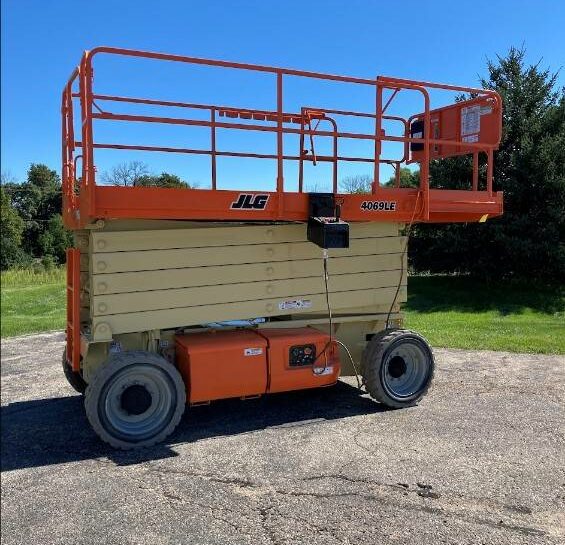 The Essential Guide to Scissor Lifts: Types, Uses, and Selecting the Right Brand and Model featured image