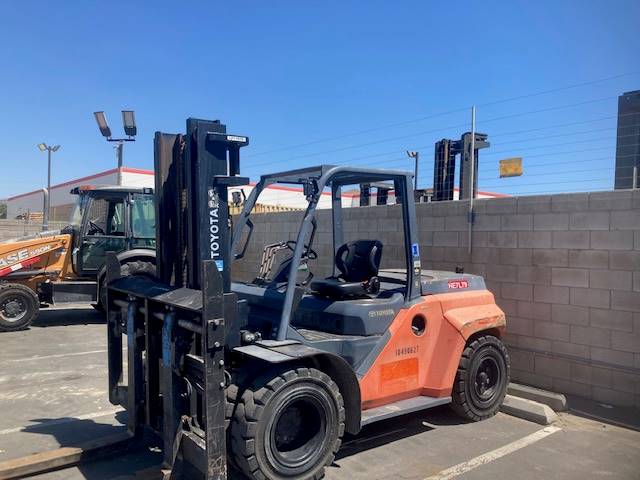 2016 Toyota Forklift 8FD70U featured image