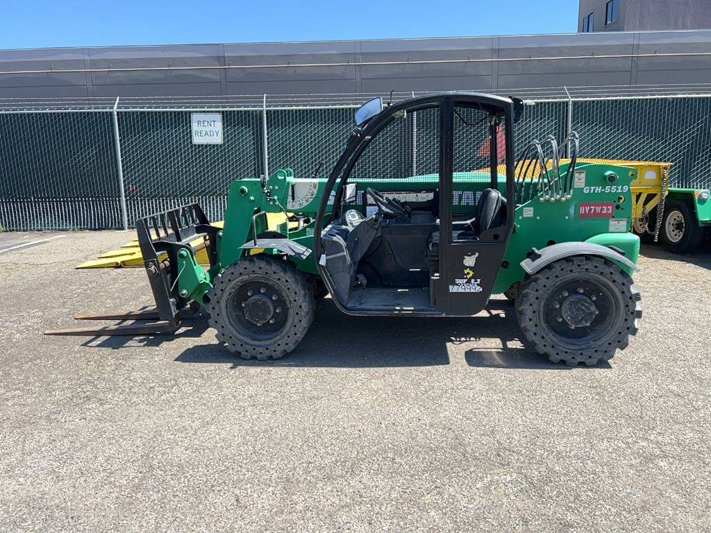 2015 Genie Telehandler GTH-5519 featured image