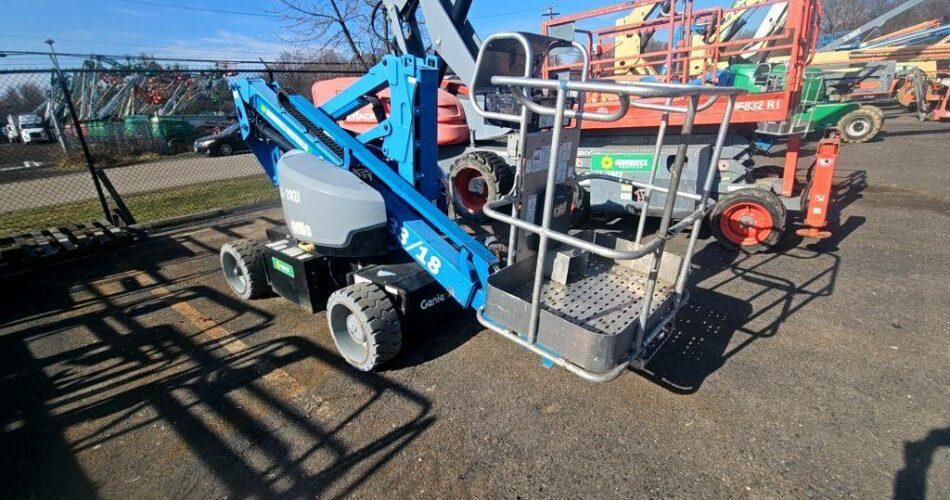 2015 Genie Boom Lift Z-33/18 featured image