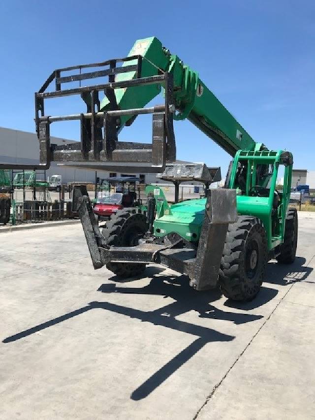 2014 Skytrak Telehandler 10054 featured image