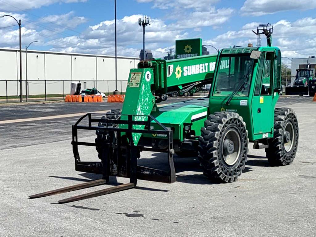 2014 Skytrak Telehandler 6042 featured image